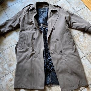 Women’s Pierre Cardin double breasted trench coat size 40R